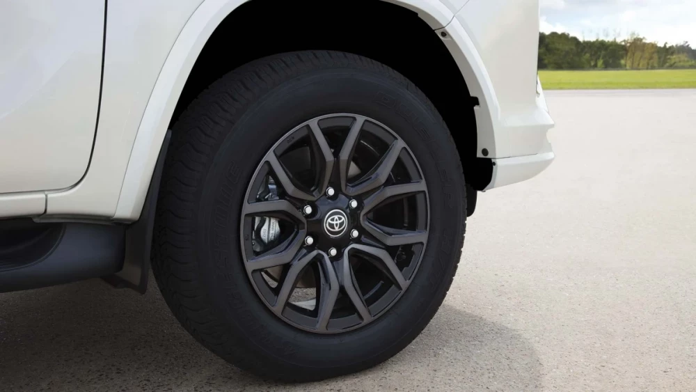 SW4 GR-Sport, exterior, foto 4 de 7
