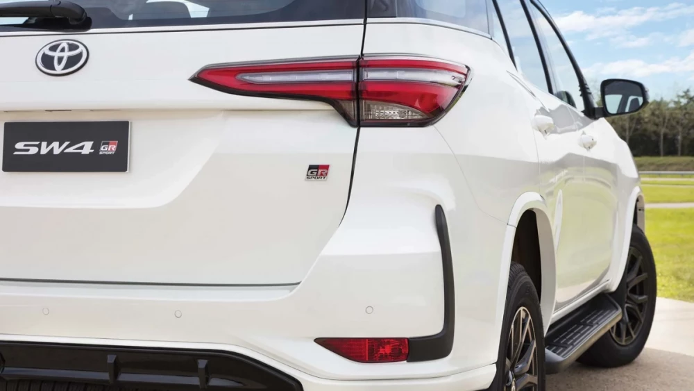SW4 GR-Sport, exterior, foto 2 de 7