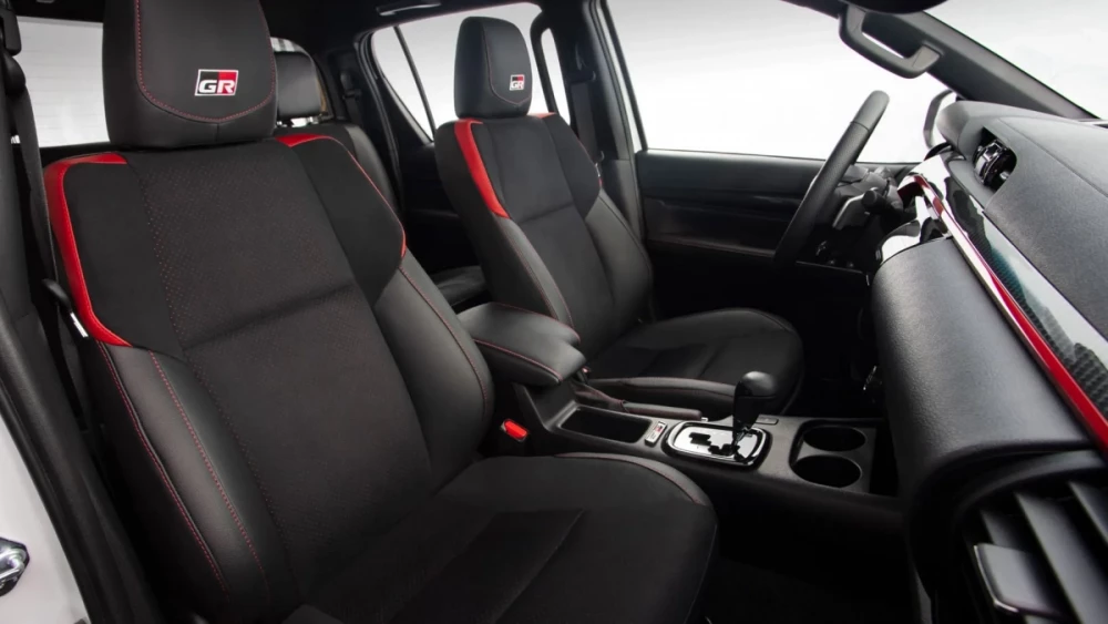 Hilux GR-Sport IV, interior, foto 4 de 5