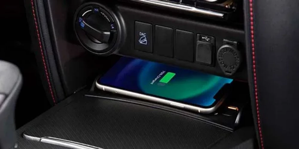 SW4 GR-Sport, interior, foto 4 de 8